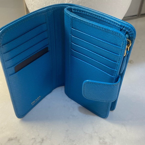 PRADA Wallet with Chain - Picture 7 of 15